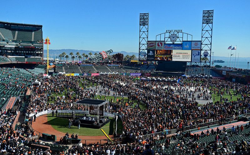Photos sf giants fanfest swings down to san jose