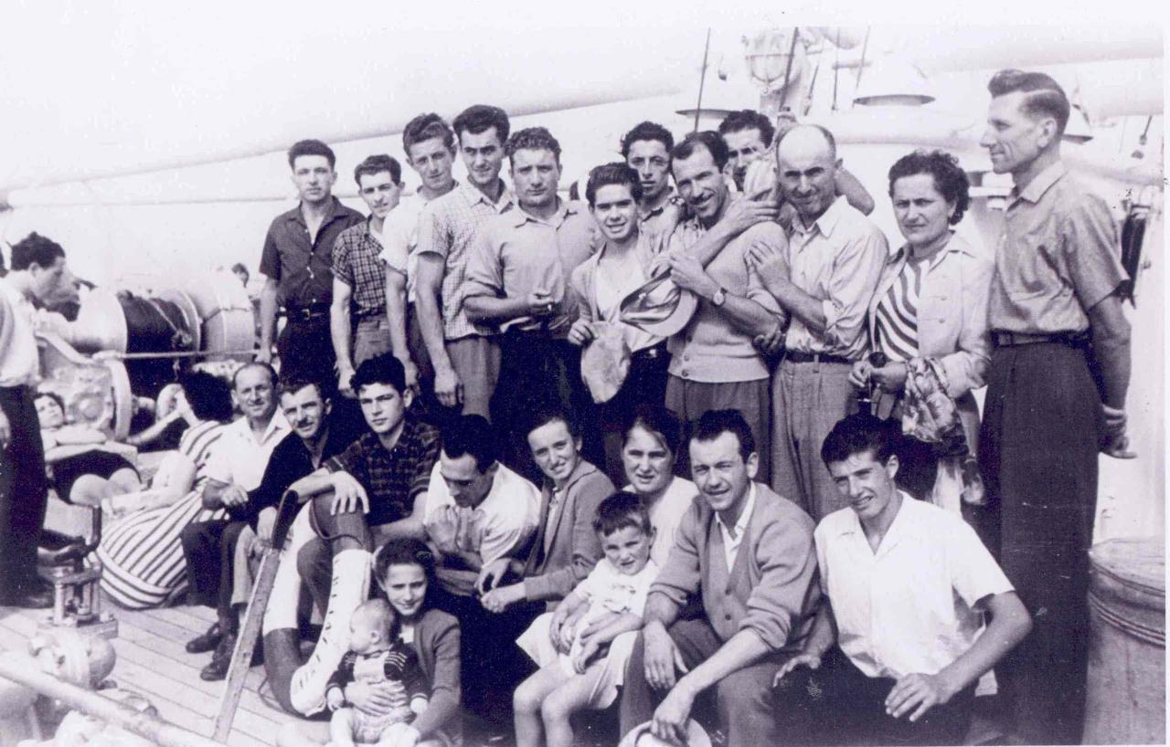 Immigrants italian 1900 immigration 1959 immigrant canada american italiani polish german early mhso familystories ca us 1900s migranti world nel