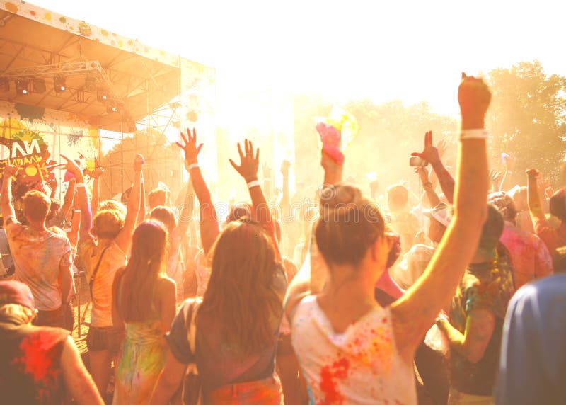 Photos crowds celebrate holi festivals in south bay