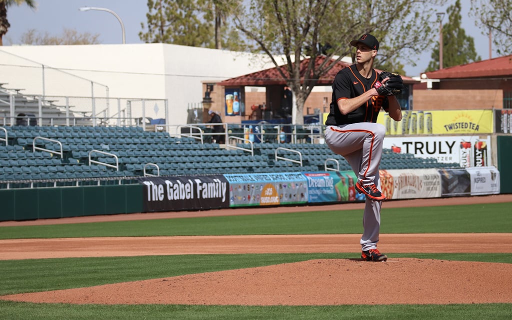Sf giants trade taylor rogers to reds acquire minor league reliever report