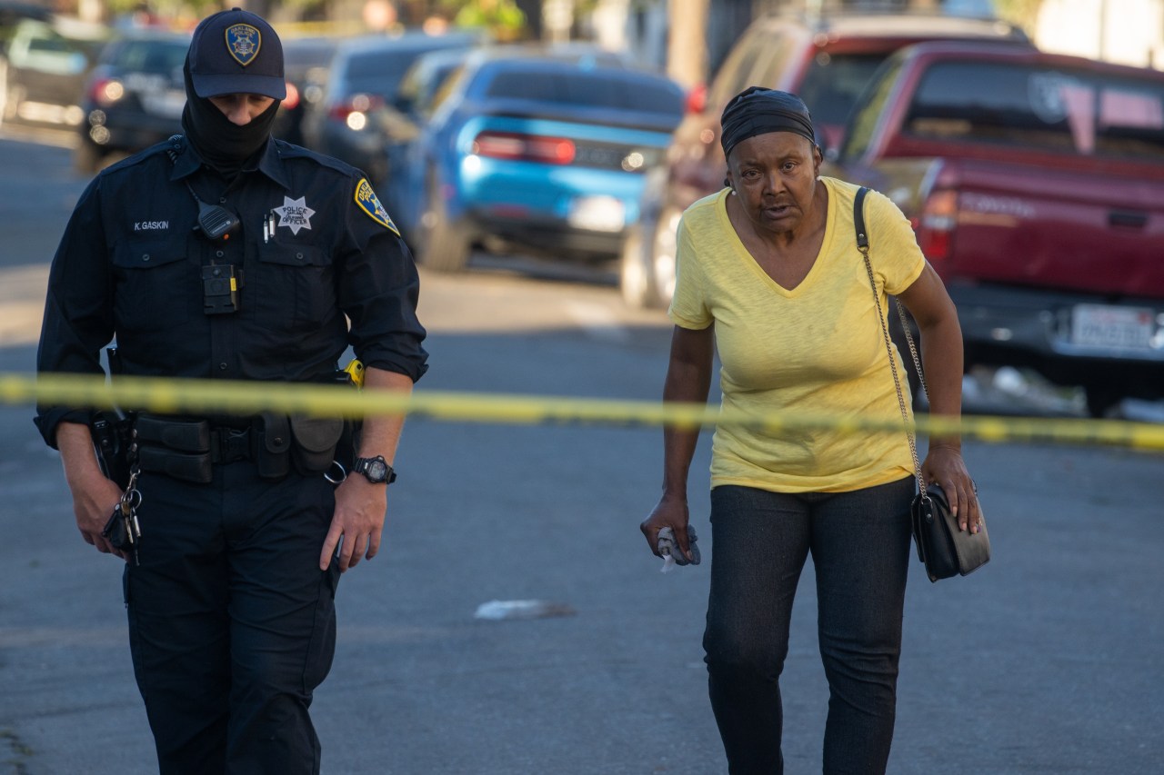 Oakland woman shot car dead found shooting ktvu Oakland woman shot car dead found shooting ktvu