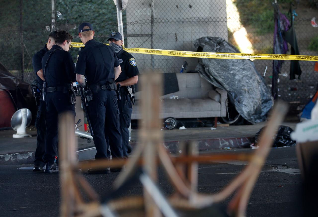 Oakland Man fatally shot in east oakland 64