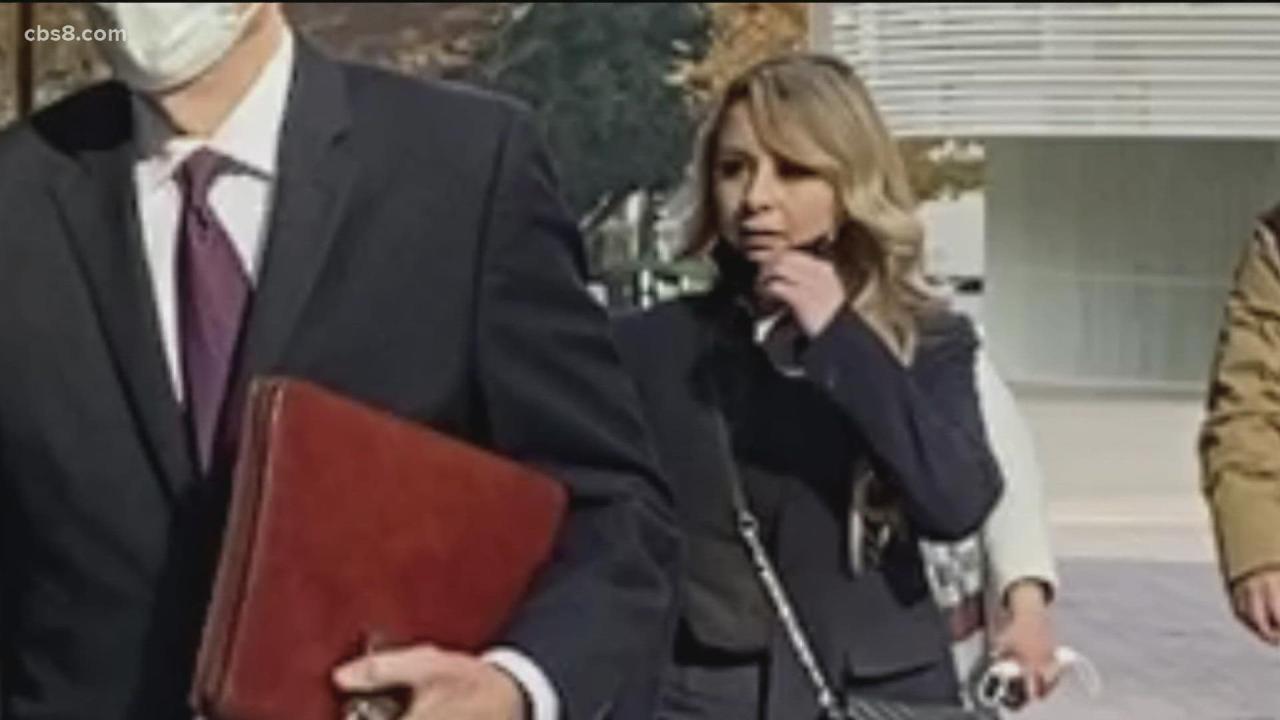 California woman, 28, faces up to 20 years in jail after she admitted ... How a california woman slipped through security and made it on a plane to hawaii according to documents