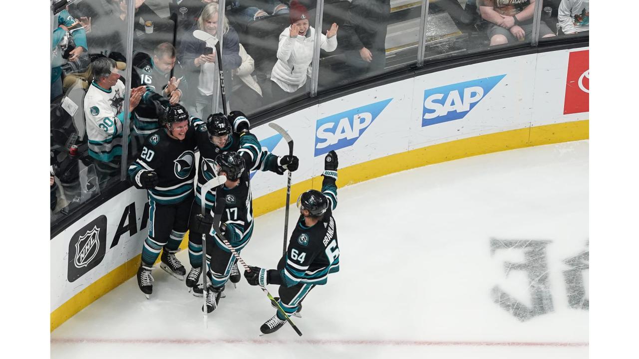 San jose sharks yaroslav askarov san jose barracuda luca cagnoni